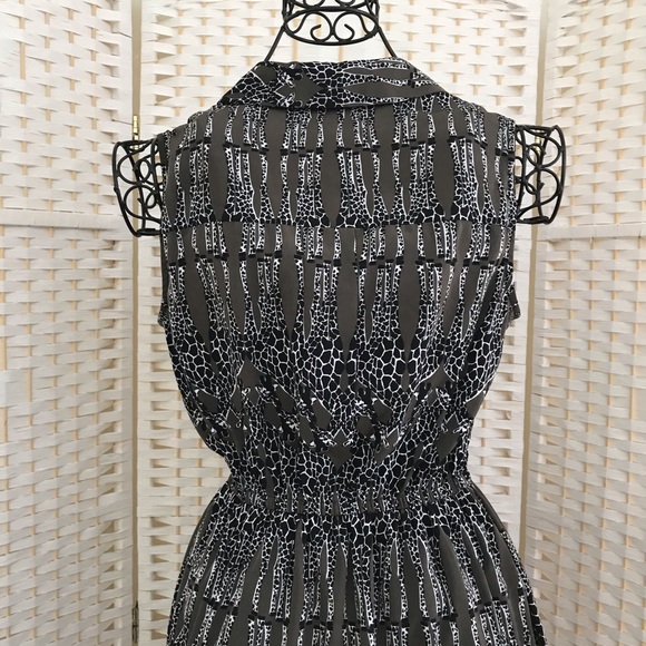 Giraffe Print Dress - Picture 3 of 4